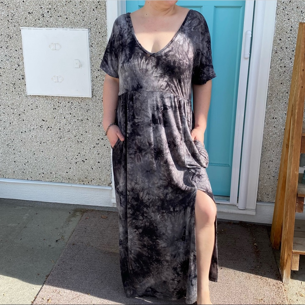 Tie-Dye Lost in Layers Dolman Maxi Dress L/XL